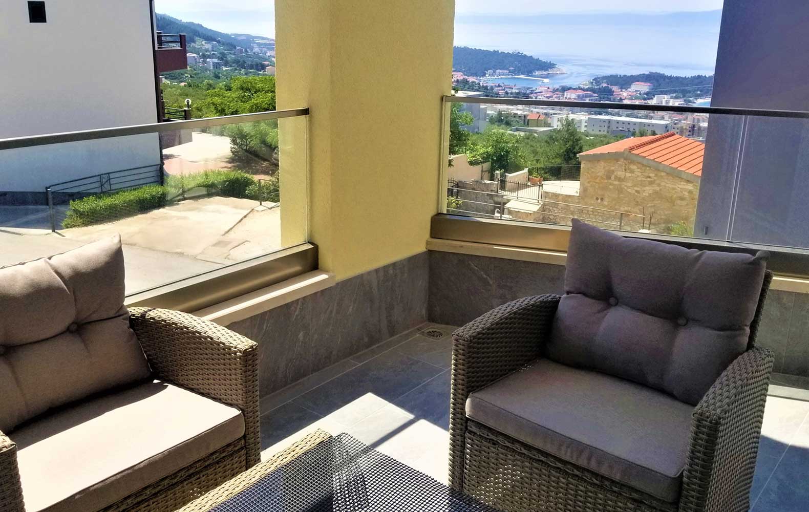 Aussicht von Terrasse Luxuswohnung groß - Ferienwohnungen Makarska