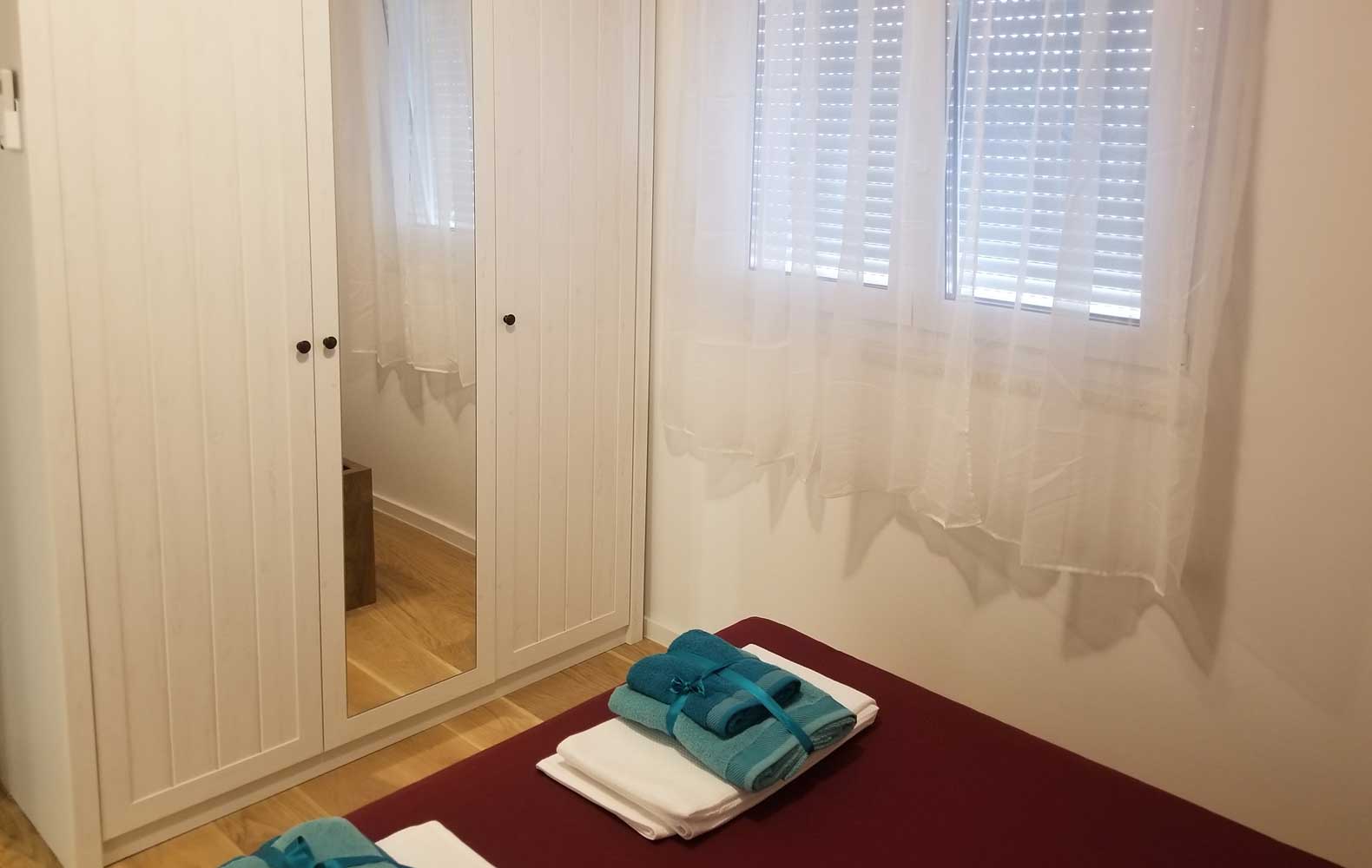Schlafzimmer 2 Luxuswohnung groß - Ferienwohnungen Makarska